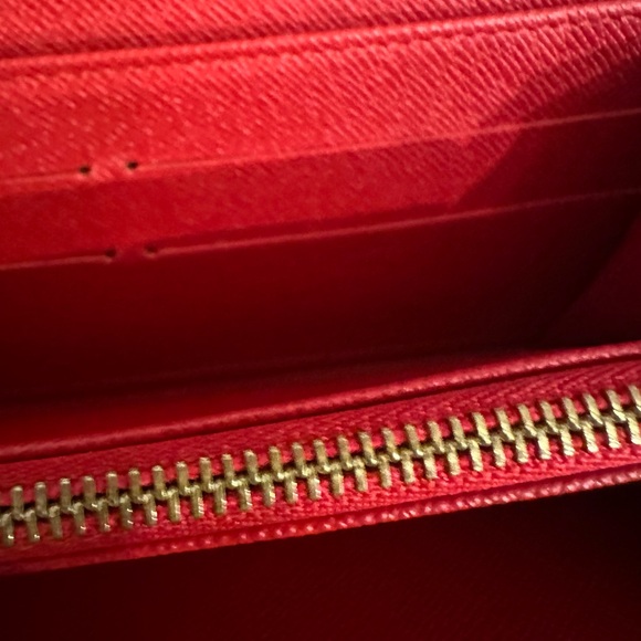 Authentic Louis Vuitton red Epi leather Sarah wallet - Picture 9 of 9